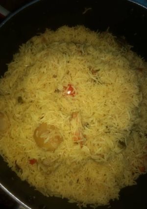 A picture of Chicken pulao.