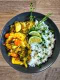 Ananas-Kokos-Curry mit Reis