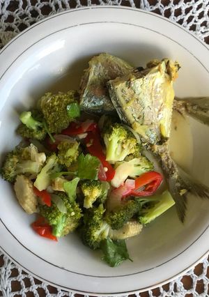 Foto resep (Eat Clean Menu) Sup Ikan Pindang + Tumis Brokoli & Babycorn