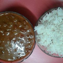 A picture of Rajma with jeera rice.