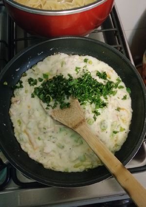 Una foto de Corbatitas a la trilogía con salsa bechamel