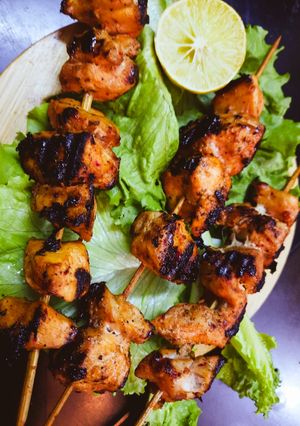 A picture of Shish Taouk.