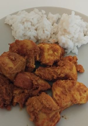 Una foto de 🍗 Pollo al yogur con curry