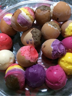Una foto de Huevos de pascua, gelatina de leche diferentes sabores