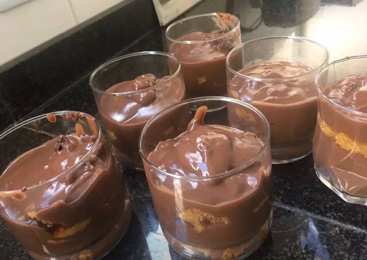 Postre de vainillas con flan