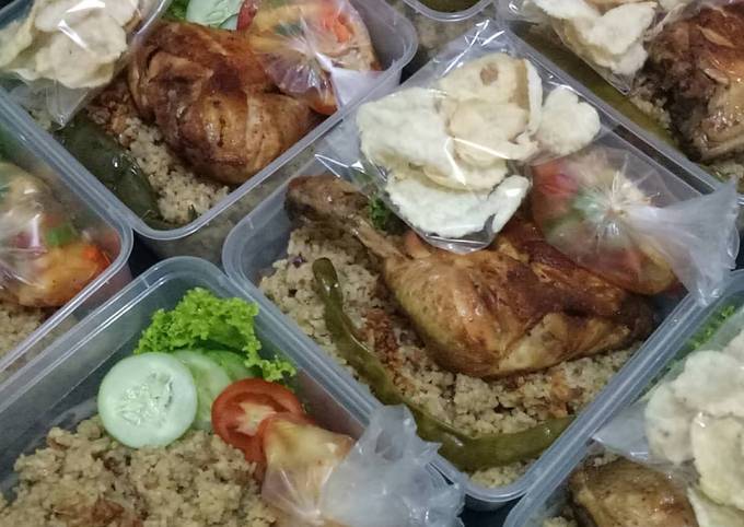 Nasi Kebuli Ayam Goreng Pecah Enaknya