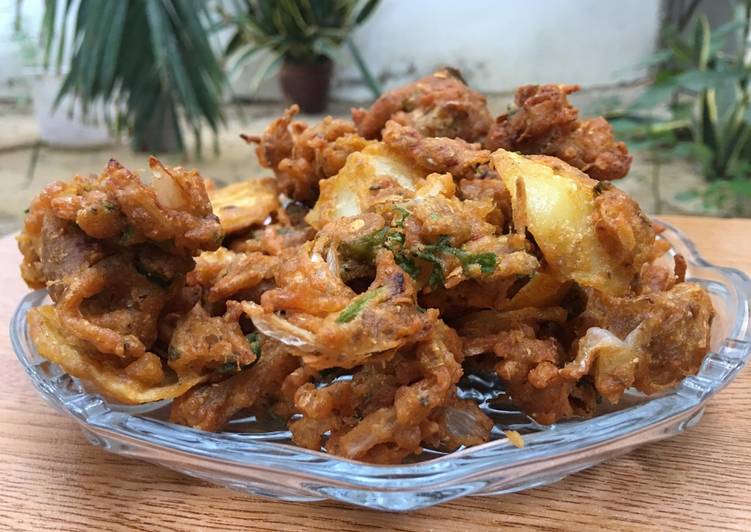 Easiest Way to Prepare Homemade Aloo Pyaz k Pakoray