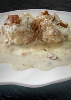 A picture of Bread and Paneer rasmalai.