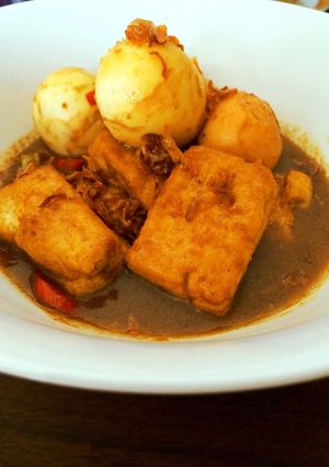 Foto resep Semur Telur Tahu simple dan enak