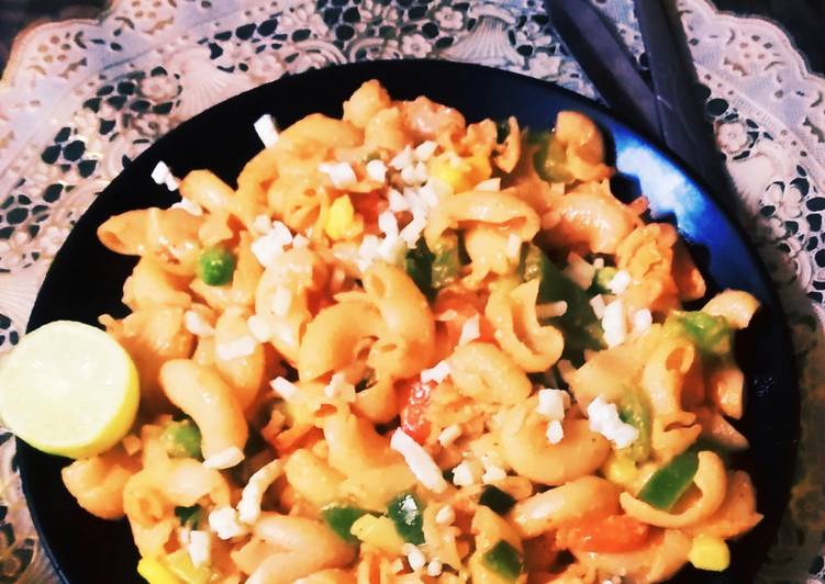 Simple Way to Prepare Gordon Ramsay Creamy And Cheesy Peri Peri Suace Macaroni