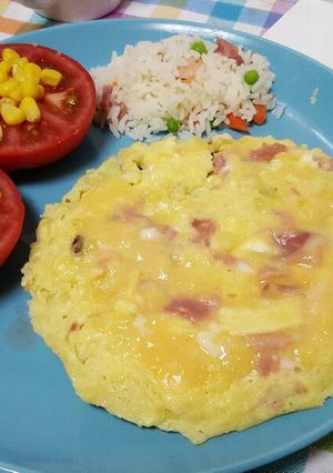 Foto principal de Tortilla de patata y pavo individual con arroz tres delicias