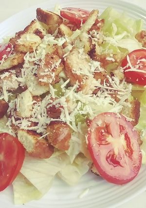 Una foto de Ensalada con pollo