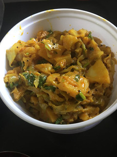 કોબીજ બટાકા નું શાક (Cabbage Potato Shak Recipe In Gujarati) રેસીપી મુખ્ય ફોટો