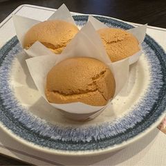 A picture of Chocolate Chips Chiffon Cup Cakes 朱古力戚風杯子蛋糕.