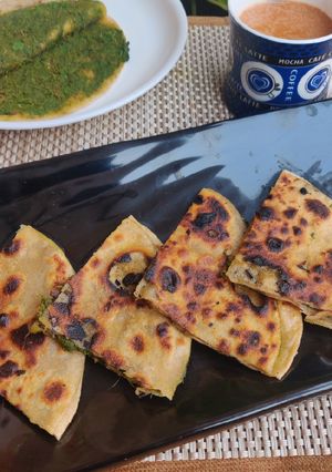 A picture of Dhania ka Parantha.