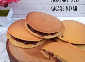 Foto resep Dorayaki Pasta Kacang Merah (Adonan Empuk)