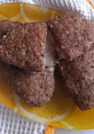 Foto di Panzerotti di carne ripieni di provola e speck