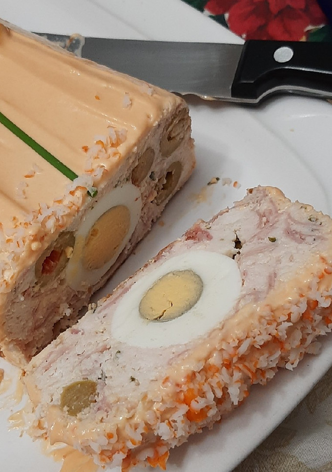 Una foto de Pastel de pollo frío