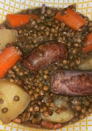 Une photo de Saucisse lentilles