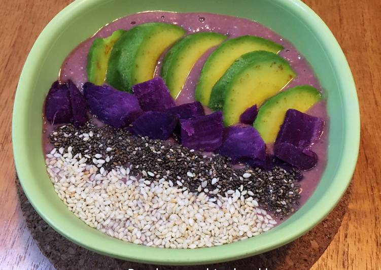 Purple yam & banana oats smoothies bowl
