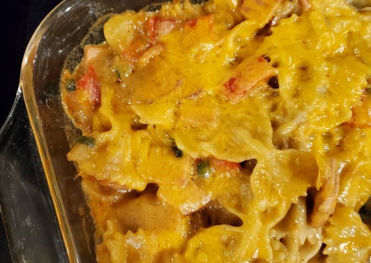 Chili and cheddar bowtie casserole Chili and cheddar bowtie casserole