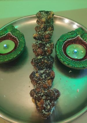 A picture of Dry fruits heart.