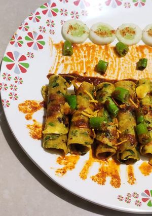 થેપલા (Thepla Recipe In Gujarati) રેસીપી મુખ્ય ફોટો