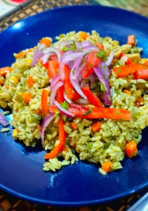 Una foto de Arroz con pollo a mi estilo