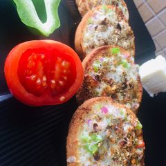A picture of Cheese garlic bread sandwich.