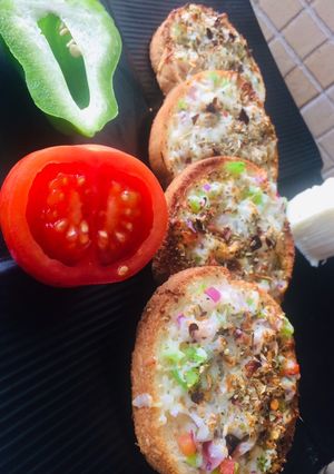 A picture of Cheese garlic bread sandwich.