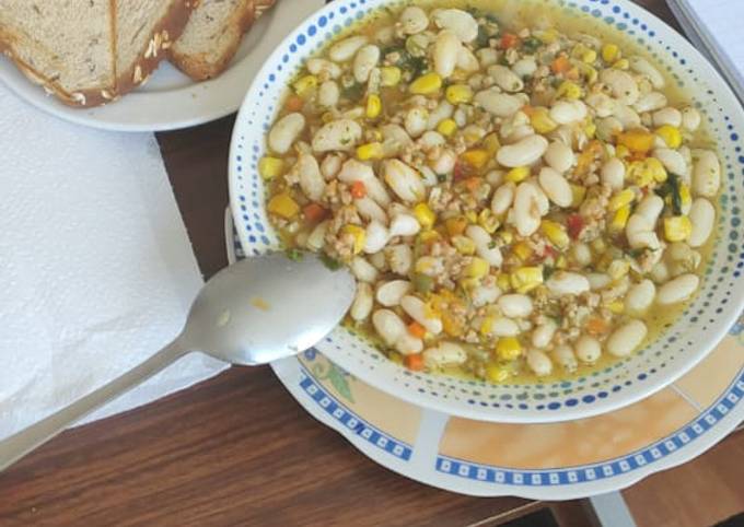 Porotos con verduras, carne de soya y té verde Receta de Katherin Yasmin-  Cookpad