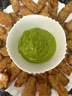 Una foto de 464. Plátano frito con mojo verde canario (guarnición)
