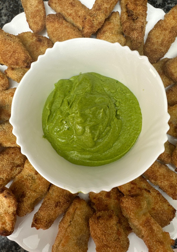 Una foto de 464. Plátano frito con mojo verde canario (guarnición)