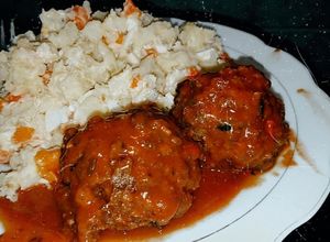 Una foto de Albóndigas en salsa napolitana