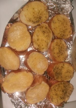 A picture of Simple Garlic bread.