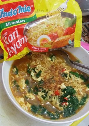 Foto resep Indomie pedes sawi telur orak arik