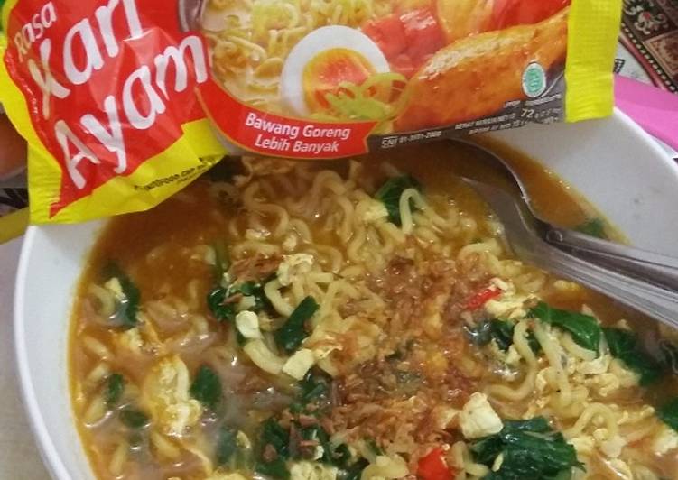 Resep Indomie pedes sawi telur orak arik oleh Momy Fayzia 