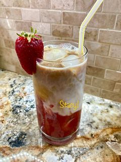 A picture of Iced Strawberry Latte (Strawberry Coffee).