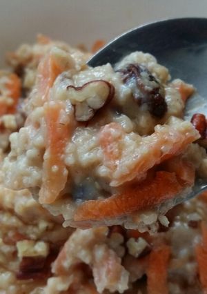 A picture of Vickys Easter Carrot Cake Overnight Oats, GF DF EF SF NF.