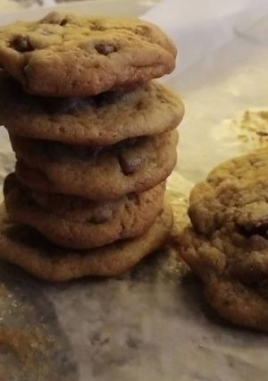 A picture of Simple chocolate chips cookies.