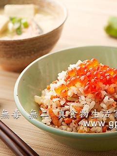 【無毒‧無二 真食物的生活家】鮭魚醋飯 的食譜成品照片