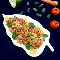 A picture of Thai Green Papaya Salad.