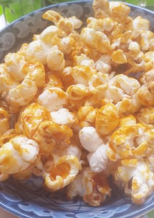 Hình của món Bắp rang bơ vị caramen.