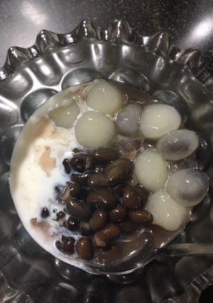 Hình của món Chè đậu đen trân châu sữa tươi.