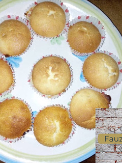 A picture of Fluffy cupcakes.