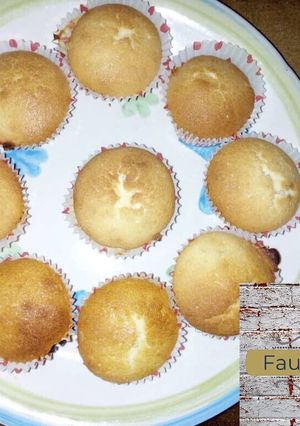 A picture of Fluffy cupcakes.