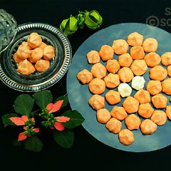 A picture of Egg whites cookies(meringue cookies) baked in pateela oven.