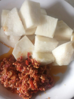 A picture of Boiled yam and Egg source.
