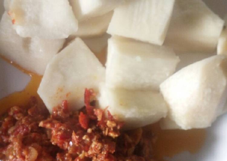 Boiled yam and Egg source