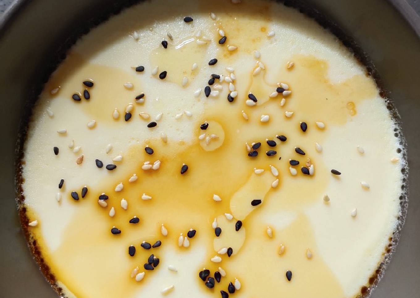 Steam Eggs with Sesame Seeds